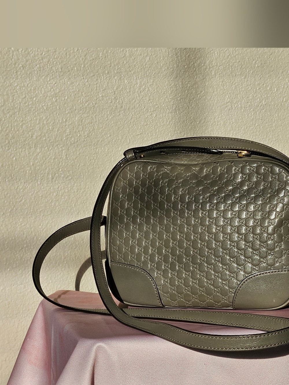 GUCCI Microguccissima Bree Crossbody Bag In Gray Leather
